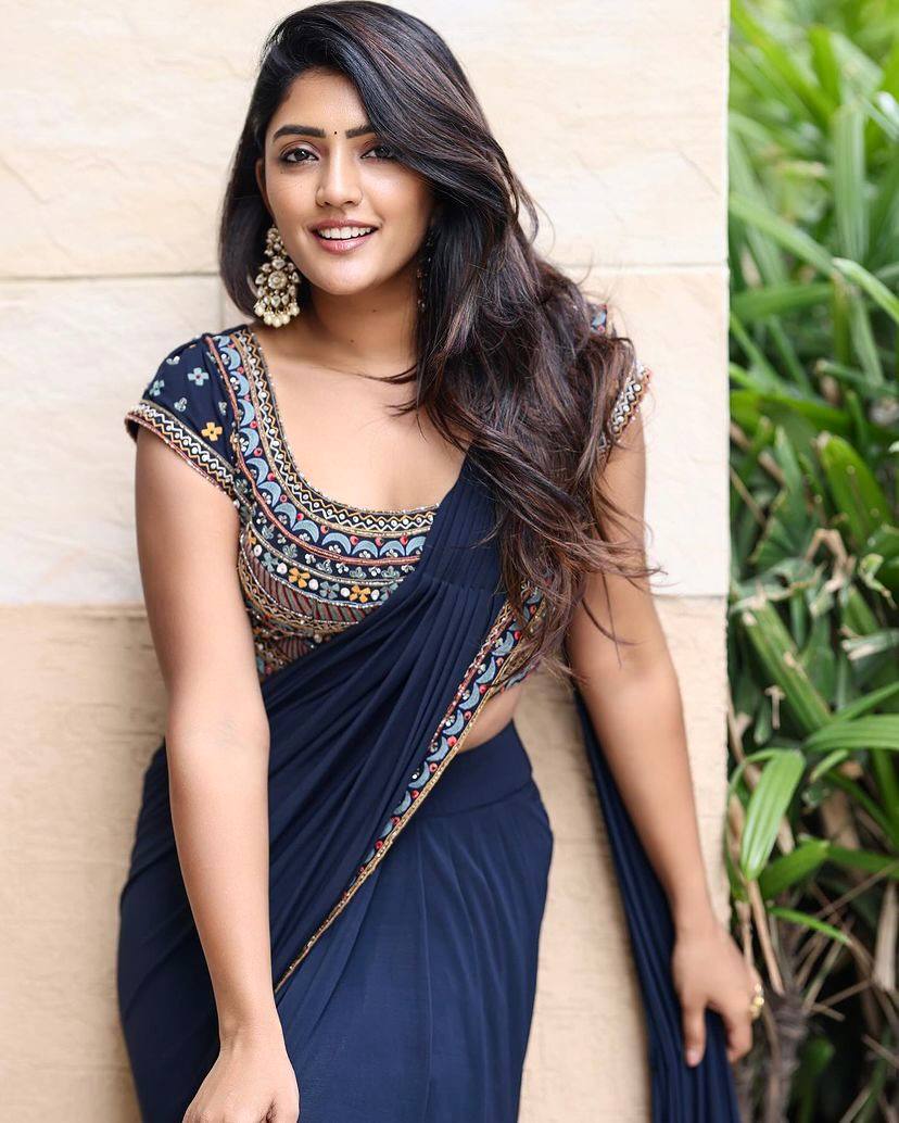 Elegant Navy Blue Ready-to-Wear Saree Ensemble