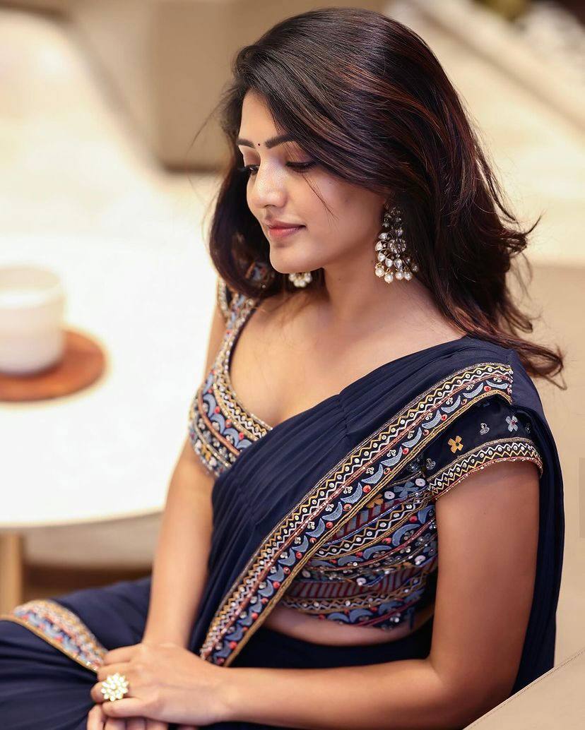 Elegant Navy Blue Ready-to-Wear Saree Ensemble