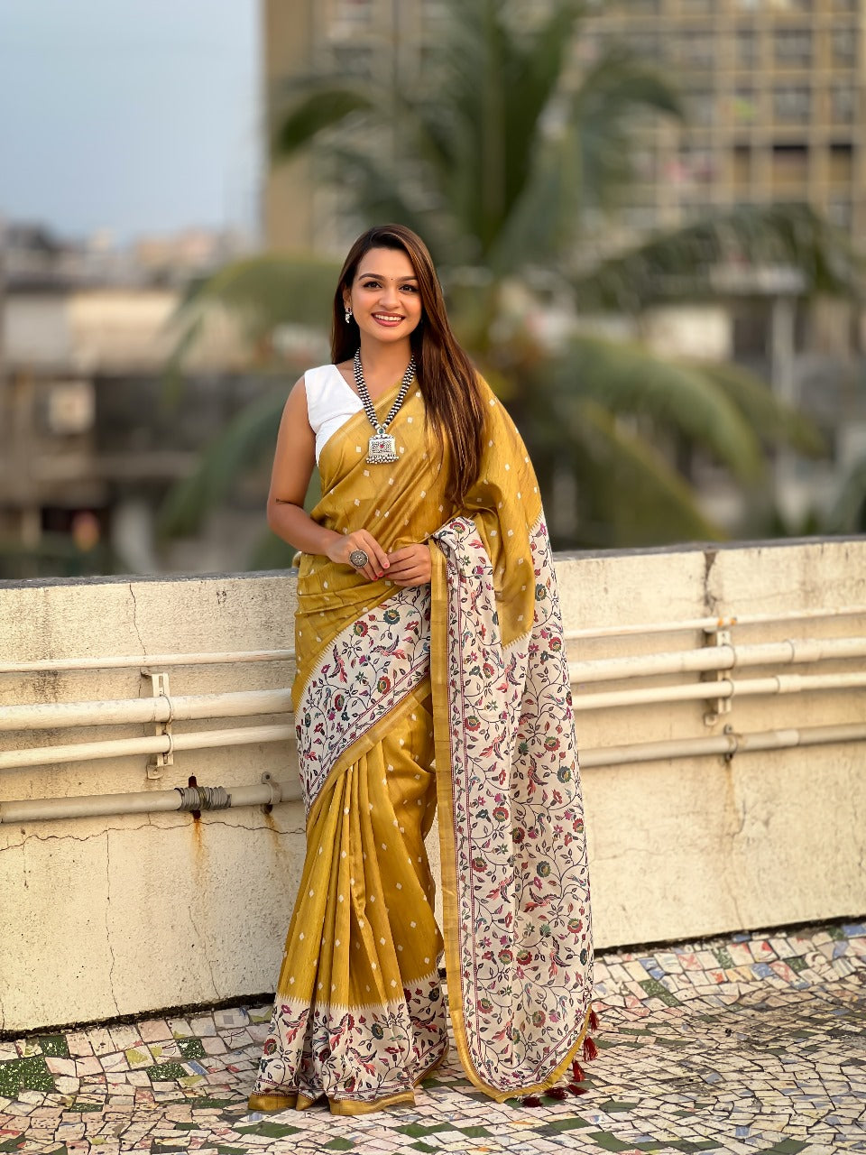 Rich Kalamkari-Inspired Digital Floral Print Saree